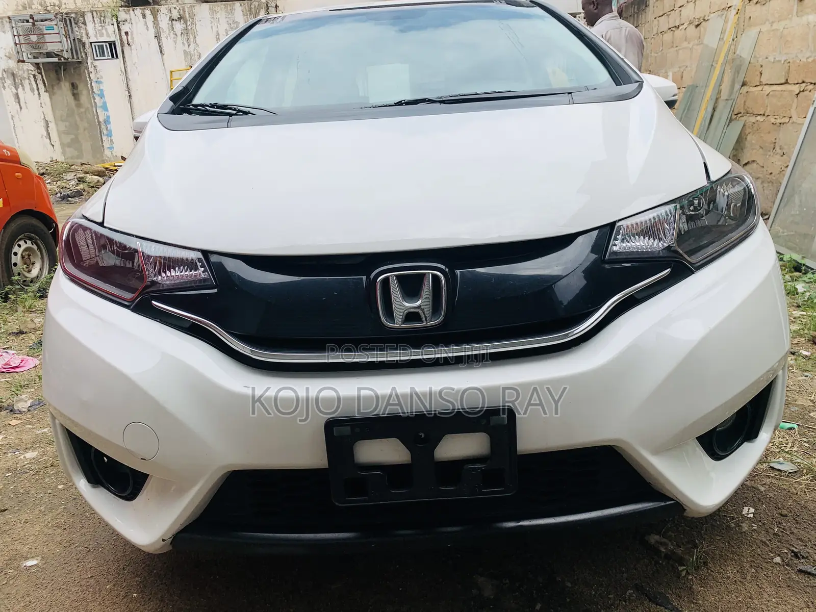 Honda Fit LX 4dr Hatchback (1.5L 4cyl 6M) 2015 White