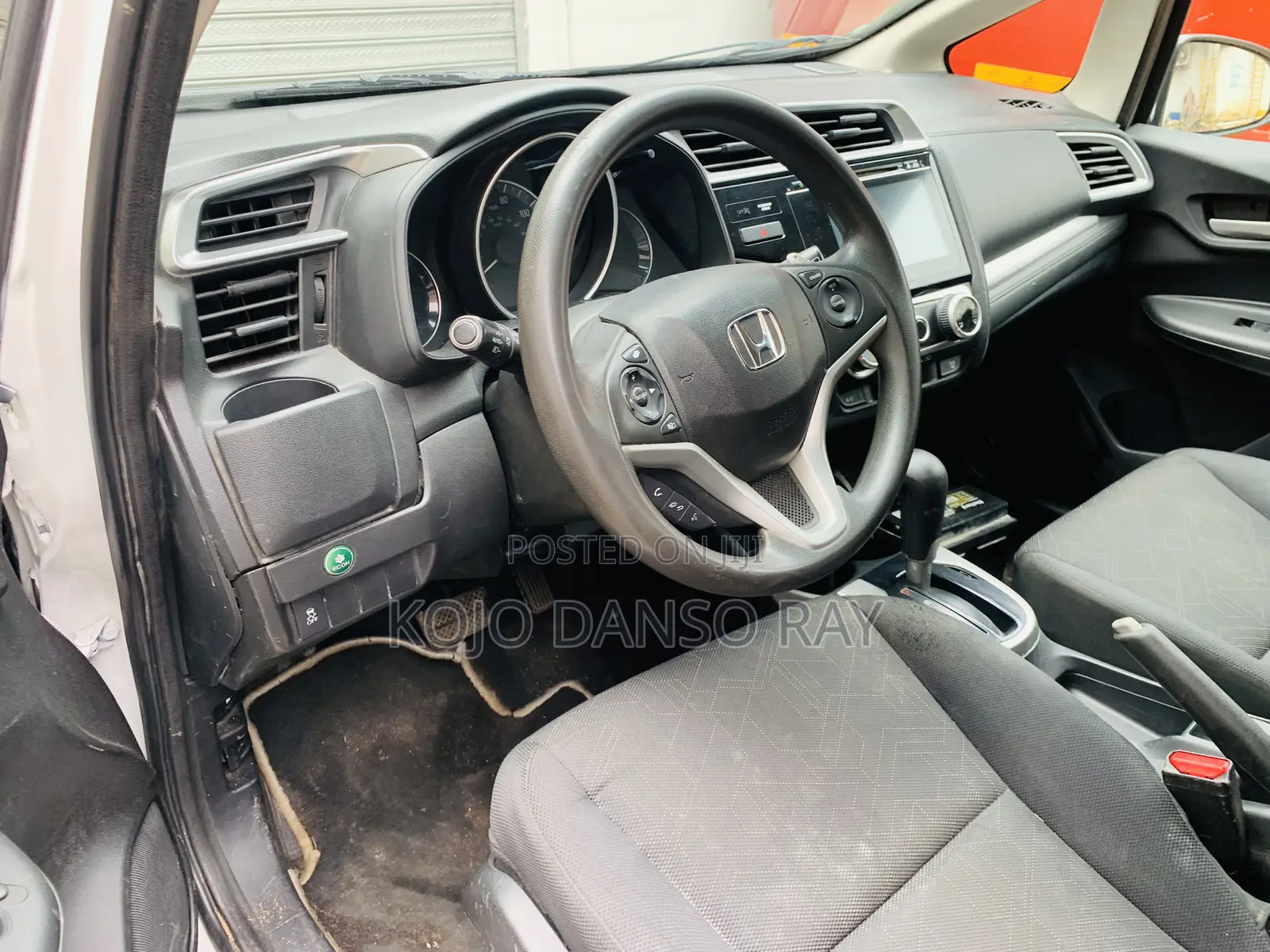 Honda Fit LX 4dr Hatchback (1.5L 4cyl 6M) 2015 White