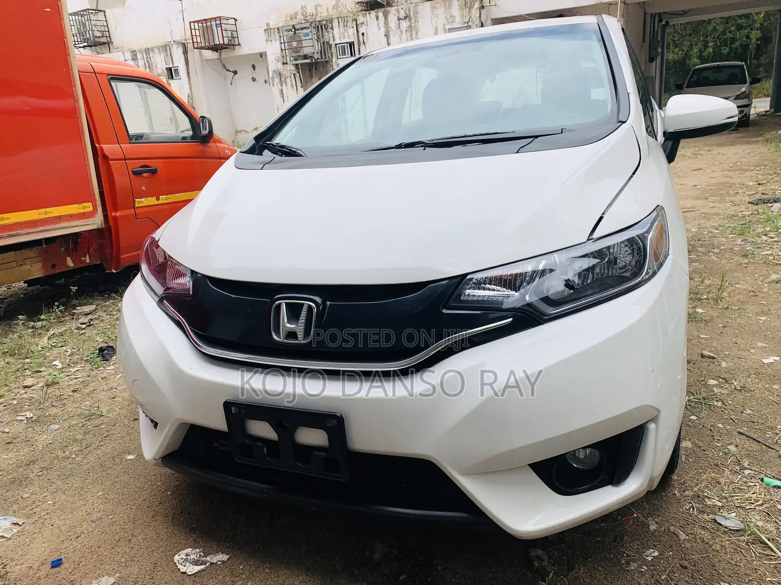 Honda Fit LX 4dr Hatchback (1.5L 4cyl 6M) 2015 White