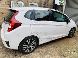 Honda Fit LX 4dr Hatchback (1.5L 4cyl 6M) 2015 White