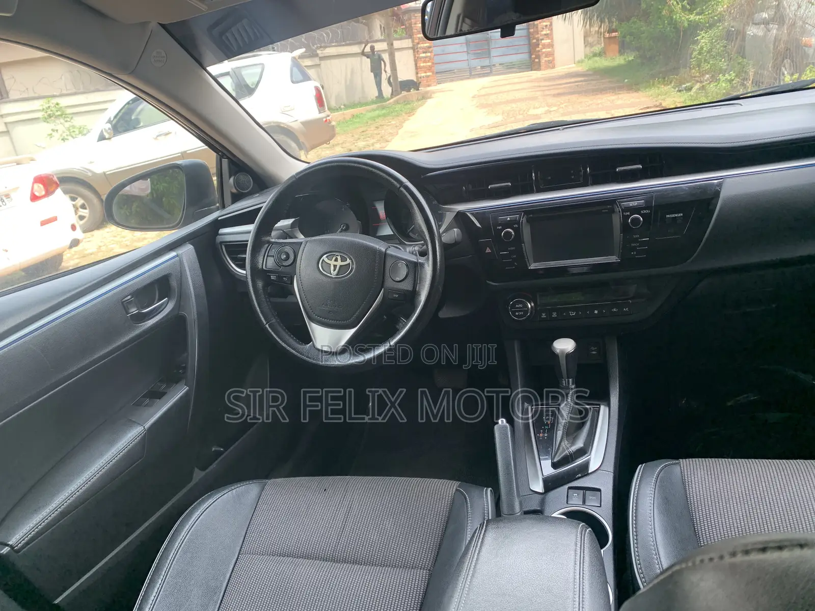 Toyota Corolla LE ECO Premium (1.8L 4cyl CVT) 2016 Black