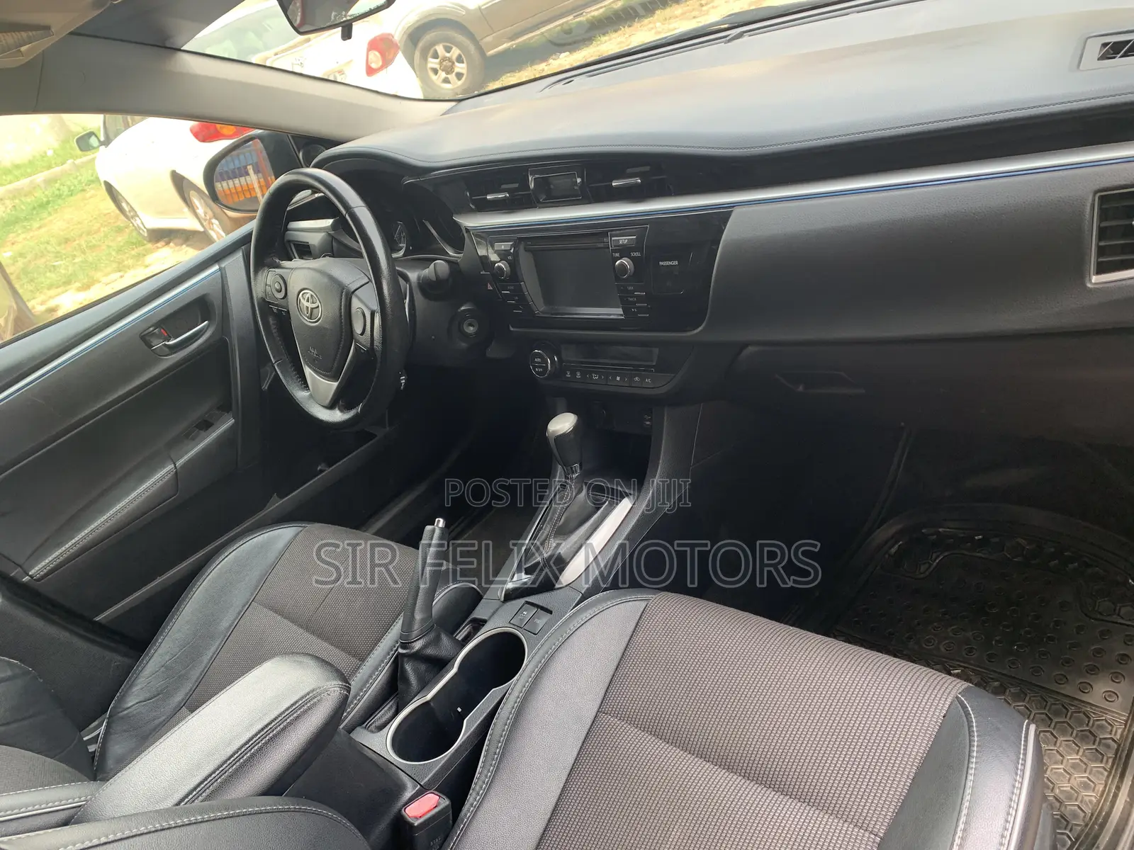Toyota Corolla LE ECO Premium (1.8L 4cyl CVT) 2016 Black