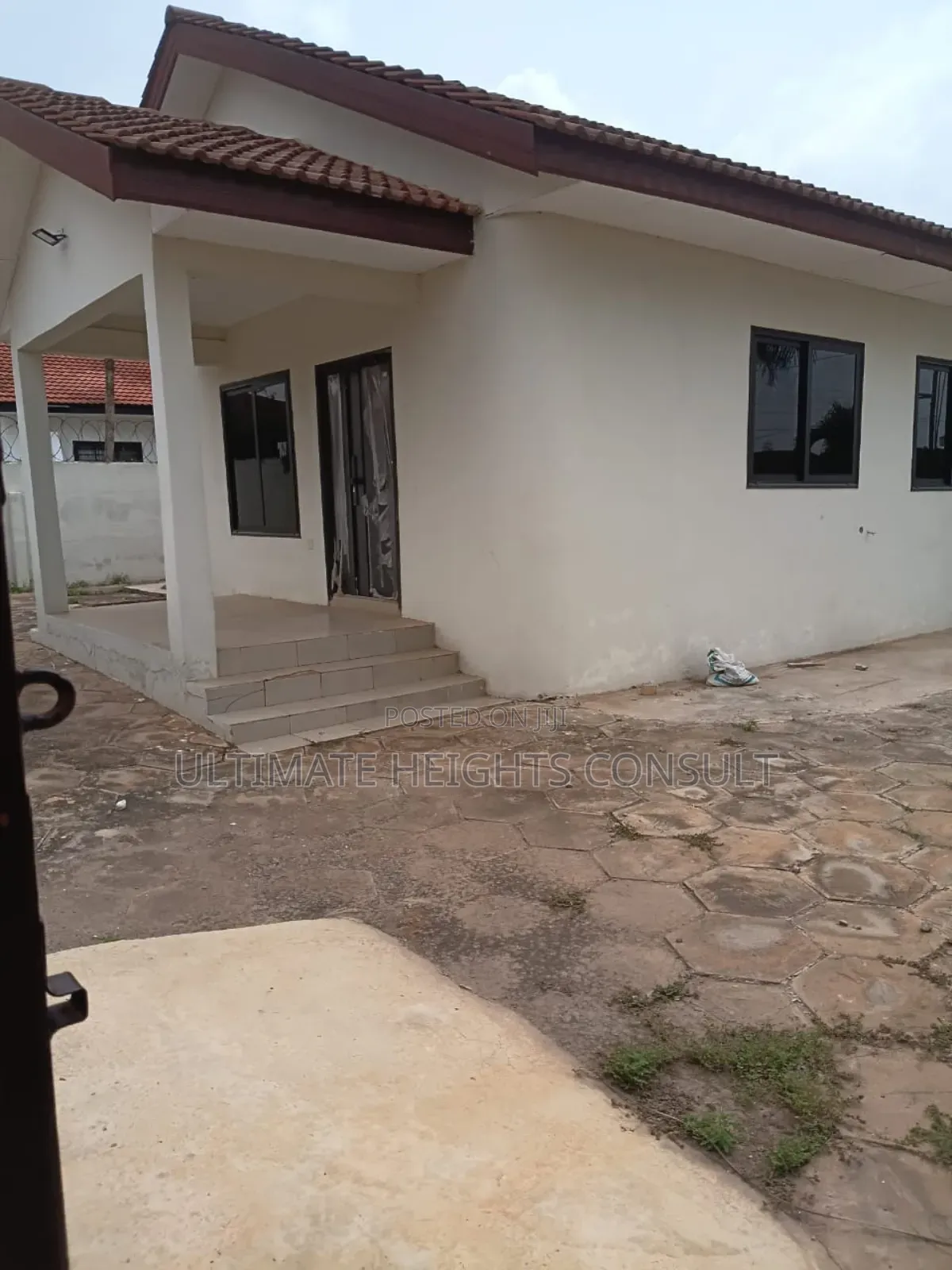 3bdrm House in Adjiriganor for rent