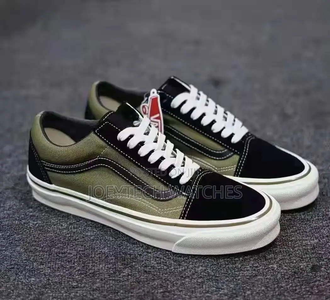 Vans Sneakers