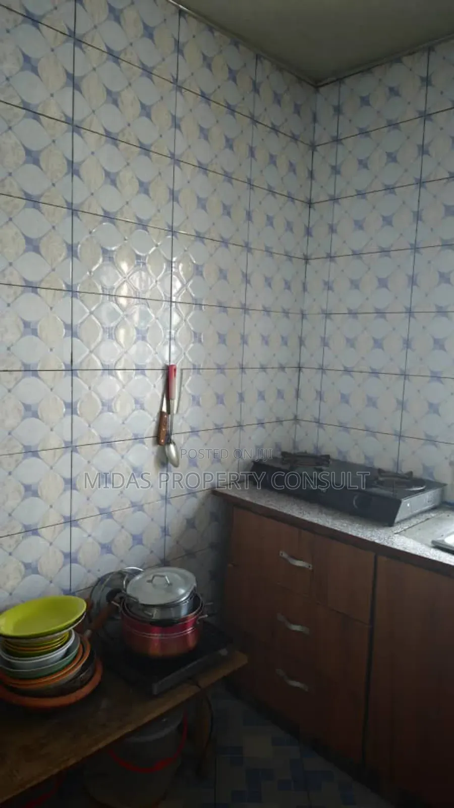 9bdrm Apartment in Bank Of Ghana Area, Ashomang Estate for sale