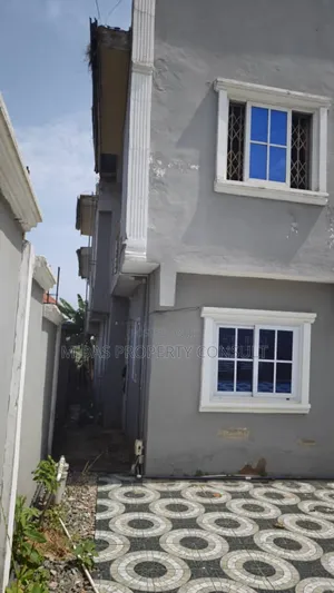 9bdrm Apartment in Bank Of Ghana Area, Ashomang Estate for sale