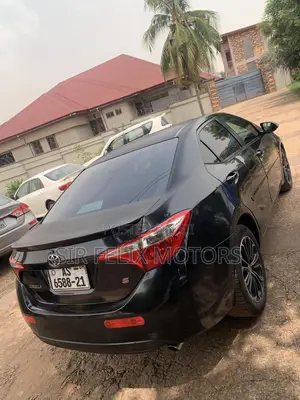 Toyota Corolla LE ECO Premium (1.8L 4cyl CVT) 2016 Black