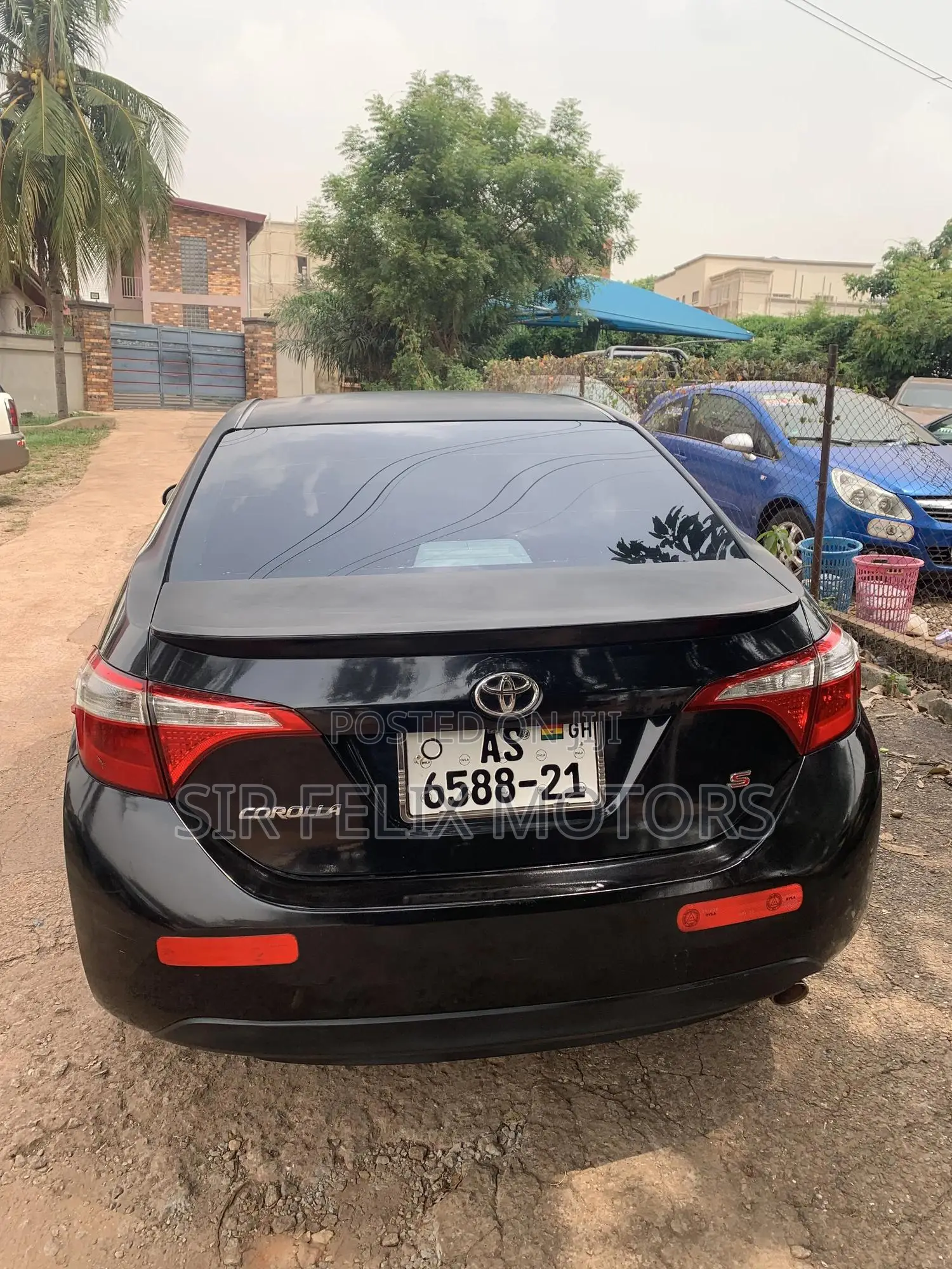 Toyota Corolla LE ECO Premium (1.8L 4cyl CVT) 2016 Black