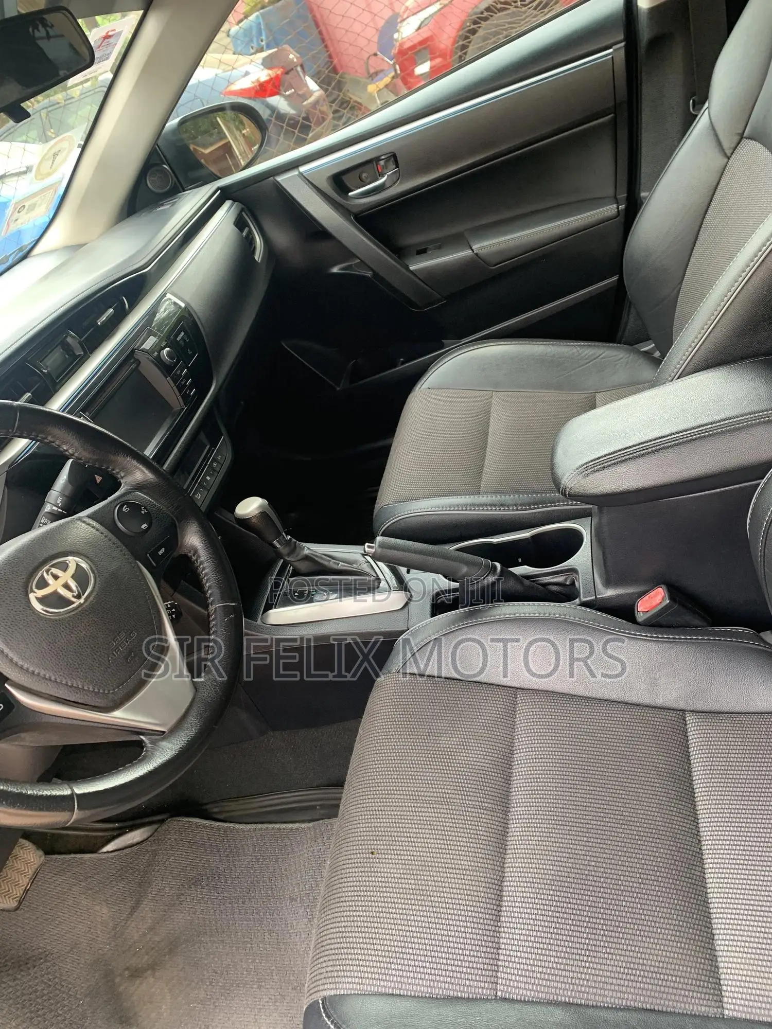 Toyota Corolla LE ECO Premium (1.8L 4cyl CVT) 2016 Black