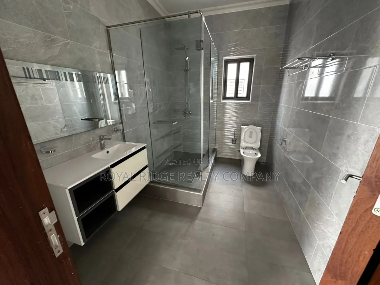 Furnished 4bdrm House in Airport Residential, Accra Metropolitan