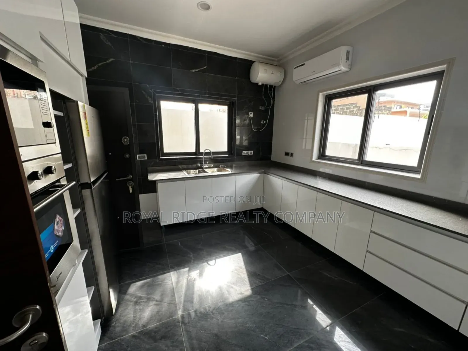 Furnished 4bdrm House in Airport Residential, Accra Metropolitan