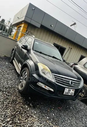 SsangYong Rexton 2013 Black