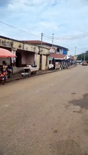 10bdrm House in Kumasi Metropolitan for sale