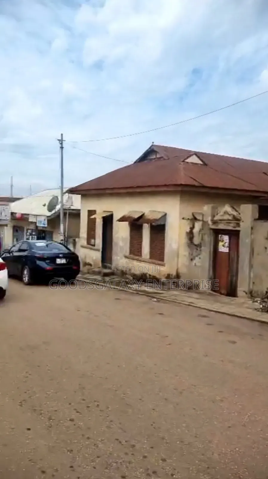 10bdrm House in Kumasi Metropolitan for sale