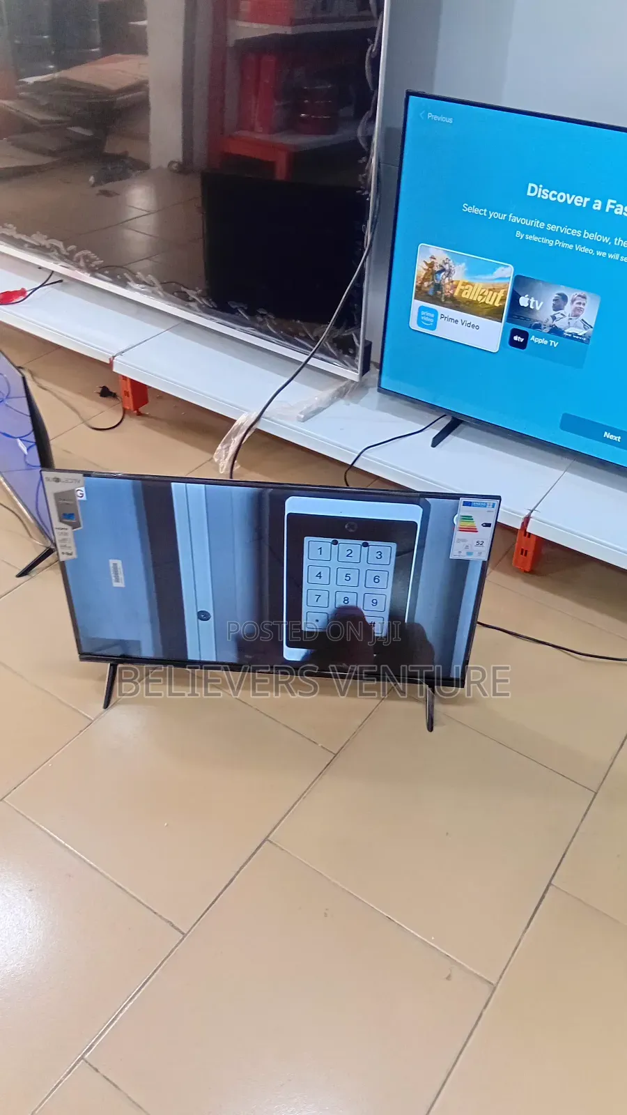 Asano 32” Ultraclear 32" Smart Tv