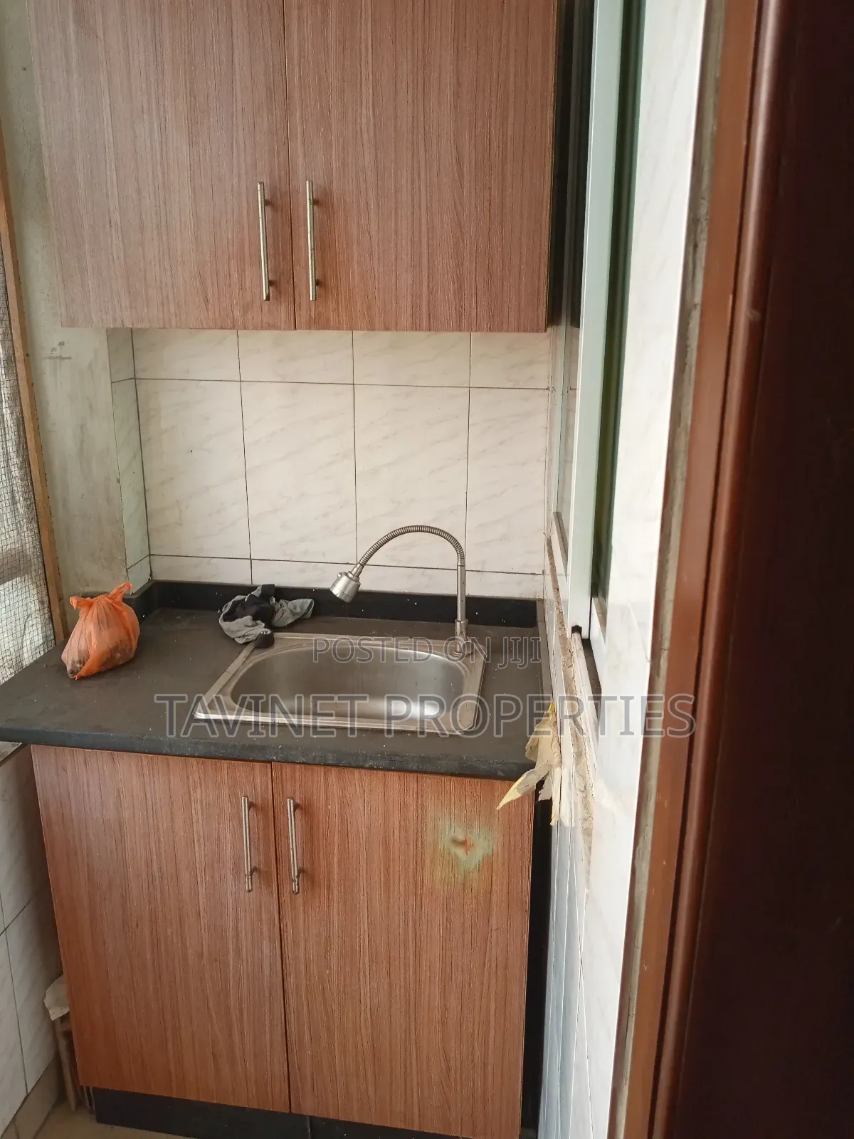 1bdrm Apartment in School Junction for rent