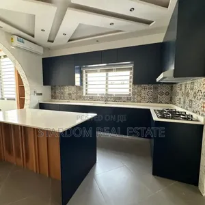 6bdrm Mansion in West Trassaco, East Legon for sale