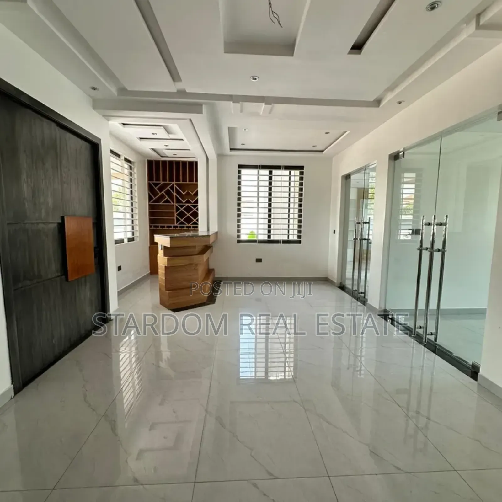 6bdrm Mansion in West Trassaco, East Legon for sale