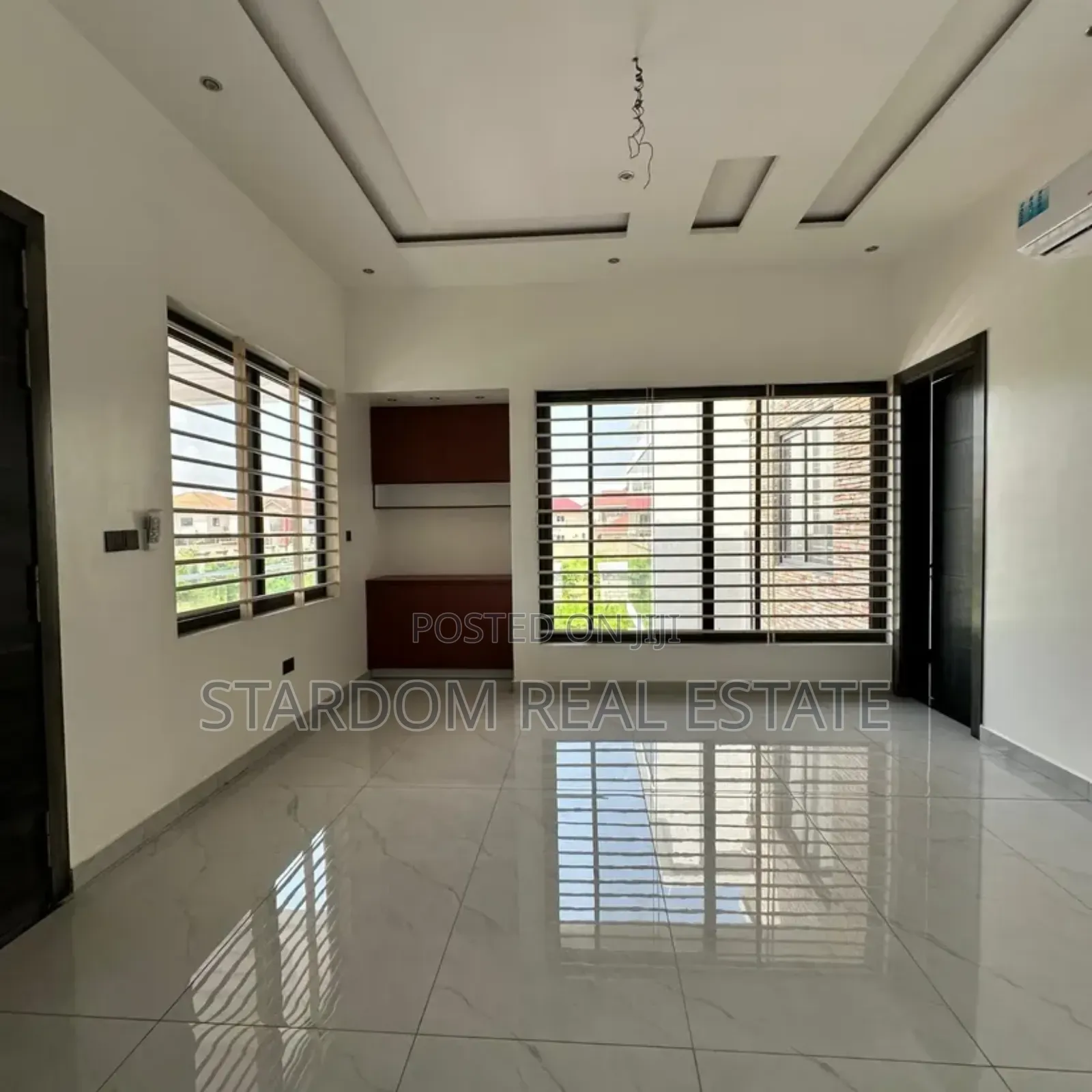 6bdrm Mansion in West Trassaco, East Legon for sale