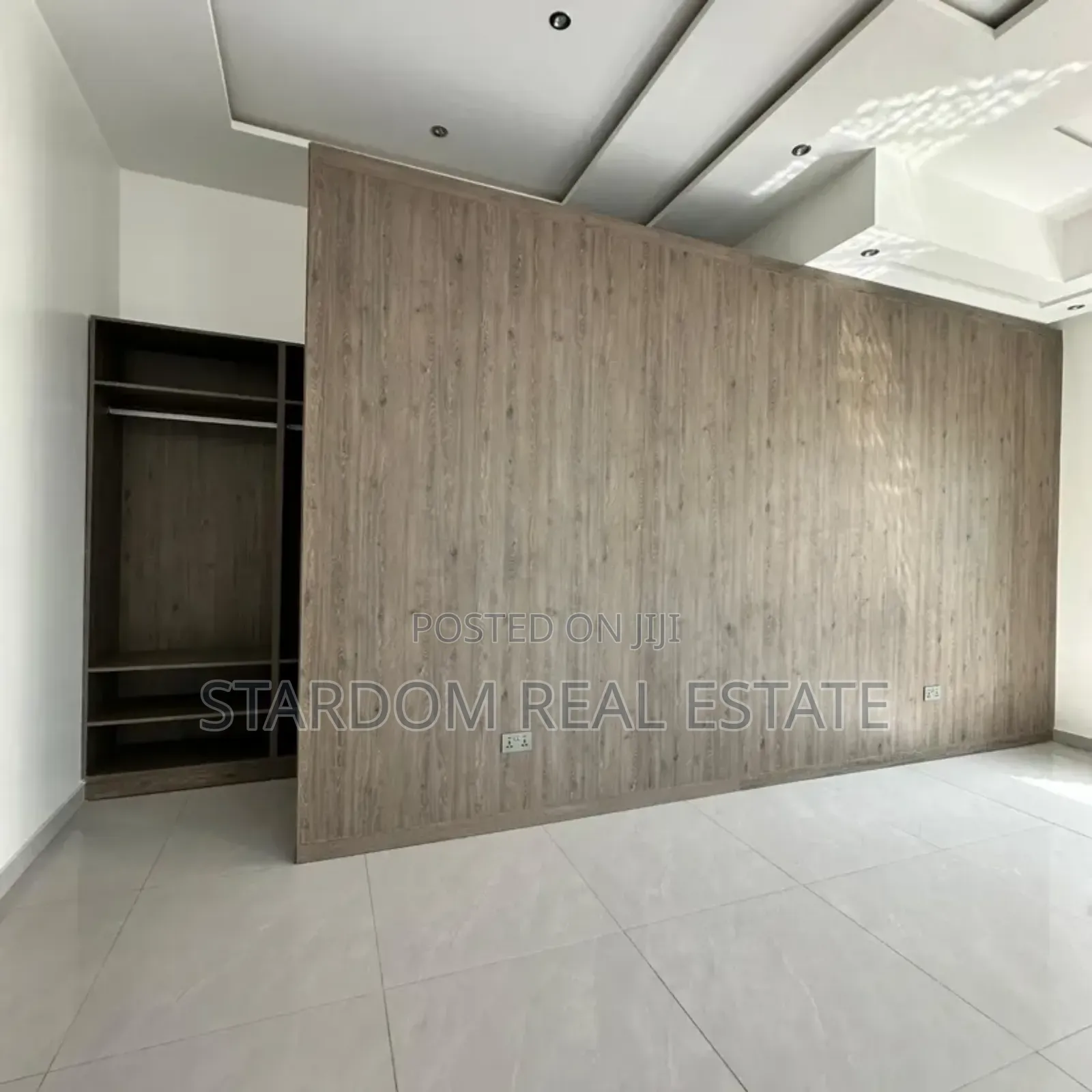6bdrm Mansion in West Trassaco, East Legon for sale