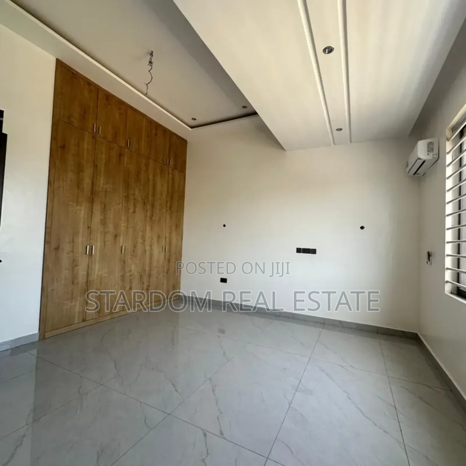 6bdrm Mansion in West Trassaco, East Legon for sale
