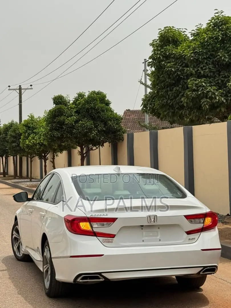 Honda Accord EX-L (2.0L 4cyl Turbo 10A) 2019 White