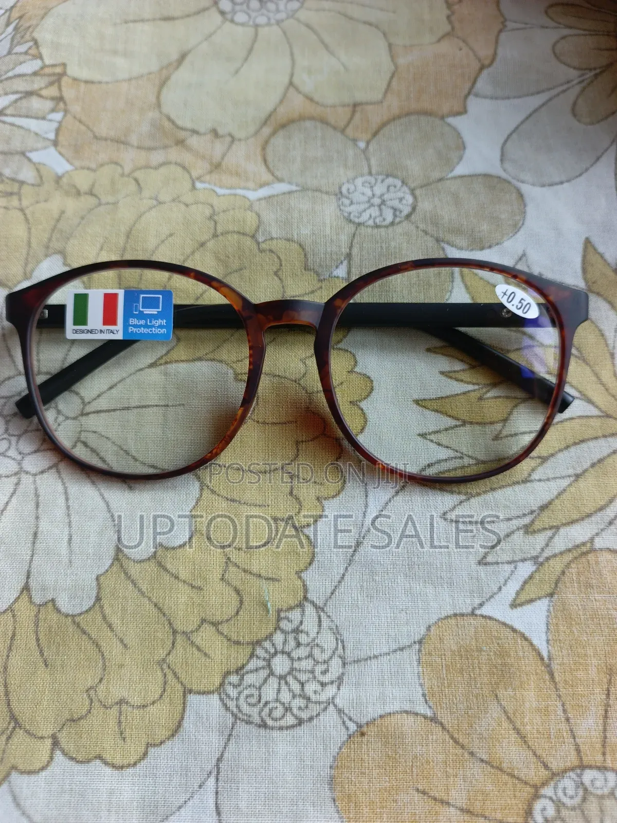 Eye Glasses With +2.00 Degree Lense