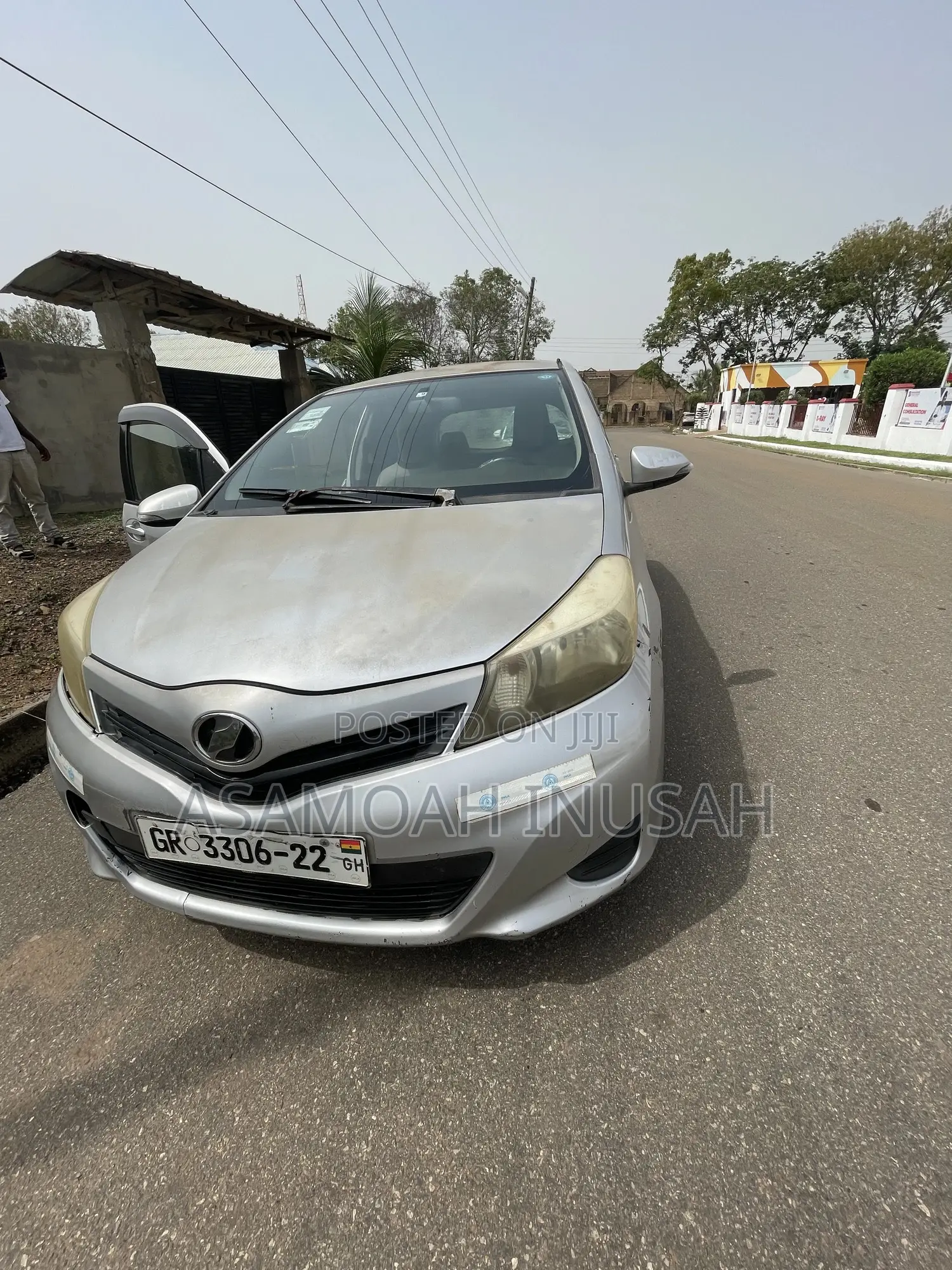 Toyota Vitz 1.0 FWD 3dr 2012 Silver