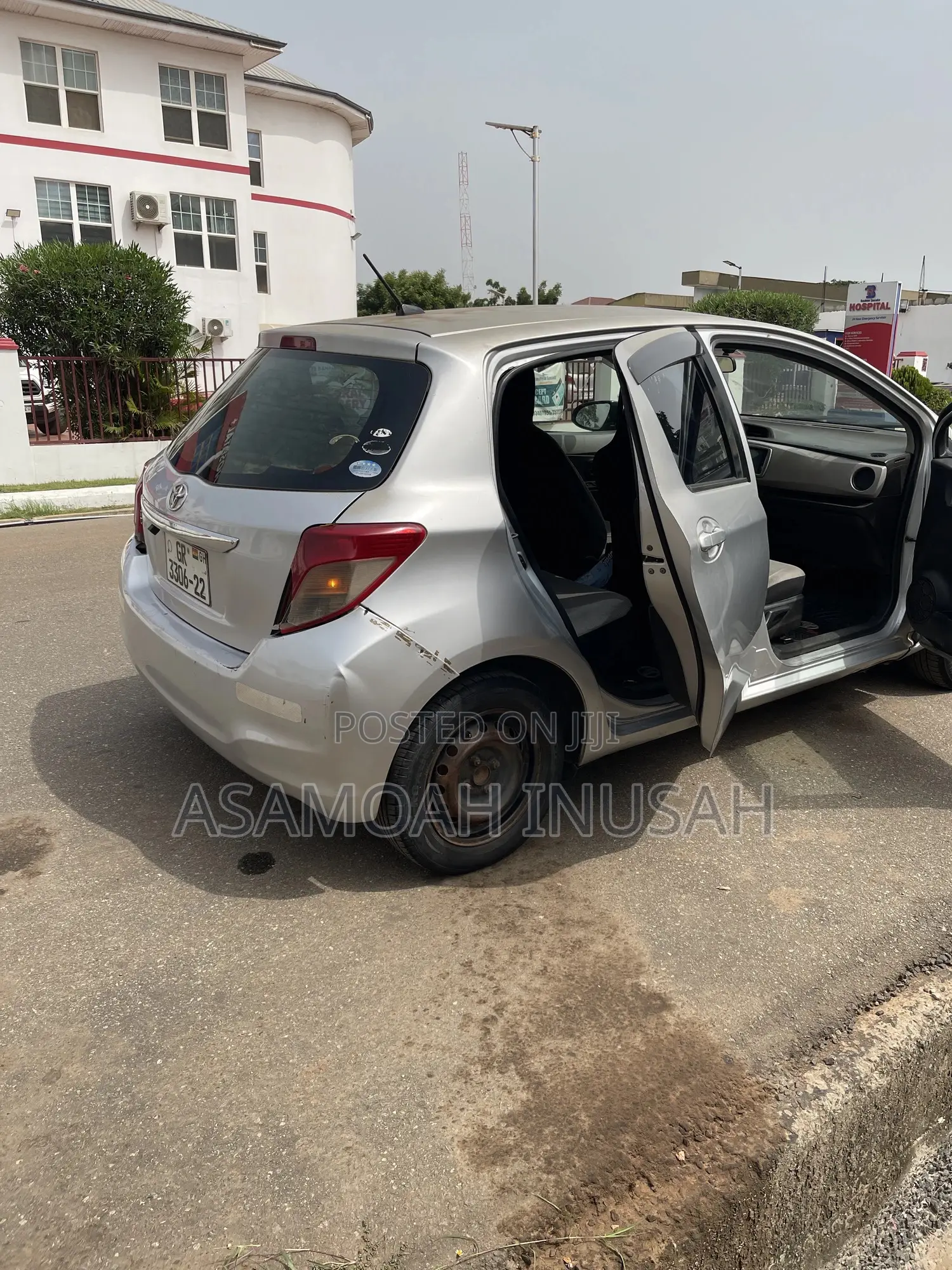 Toyota Vitz 1.0 FWD 3dr 2012 Silver