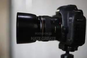 Canon 5d Mark 2 With 85mm 1.8