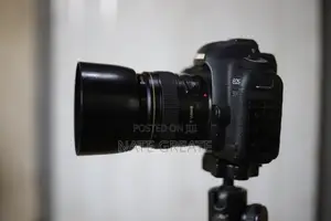 Canon 5d Mark 2 With 85mm 1.8