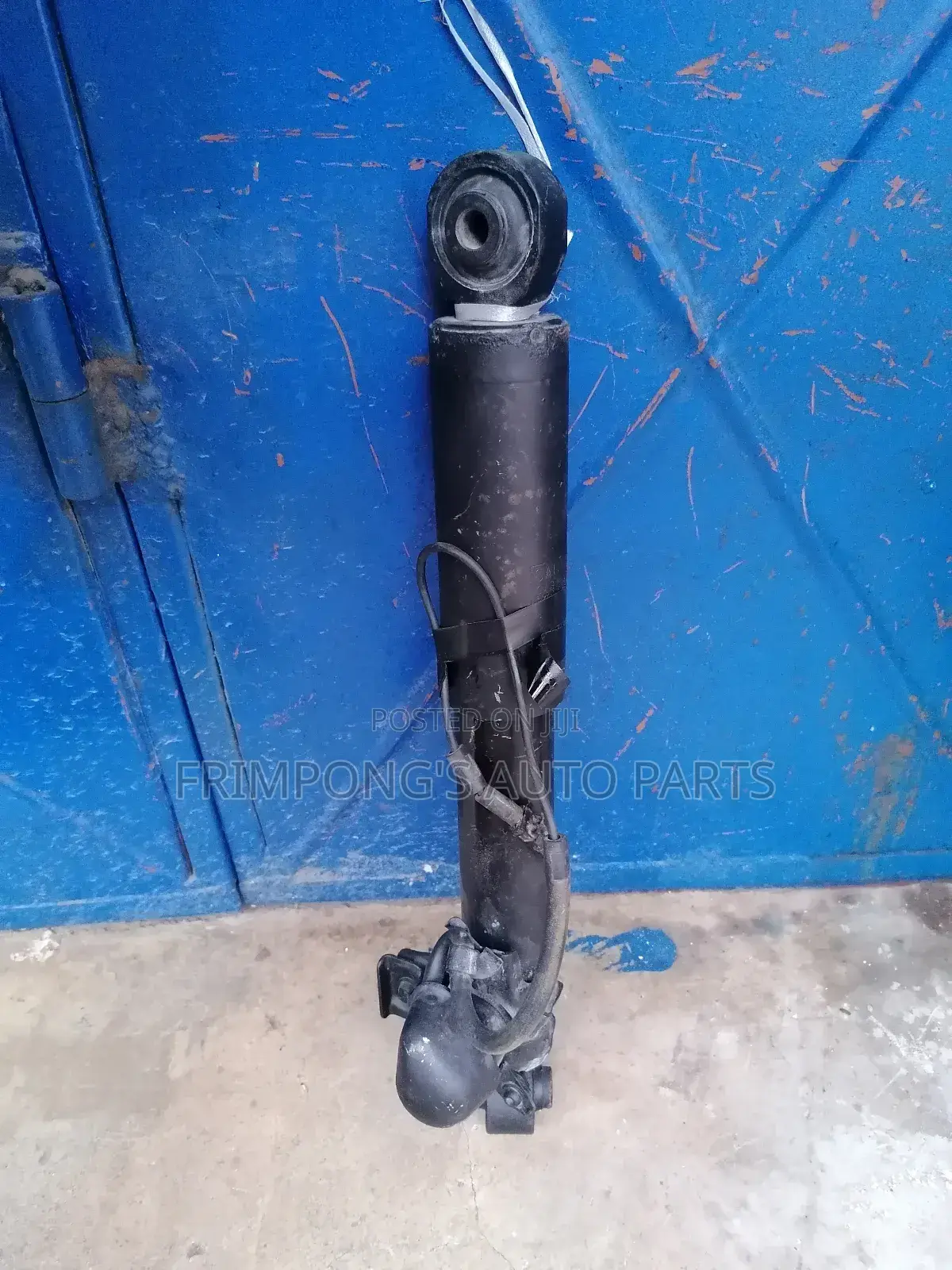 Lexus Rx350 2018 Back Shocks  Right Side Absorbers Sensor Type