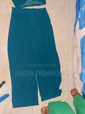 Elegant Dark Green Women’S Outfit