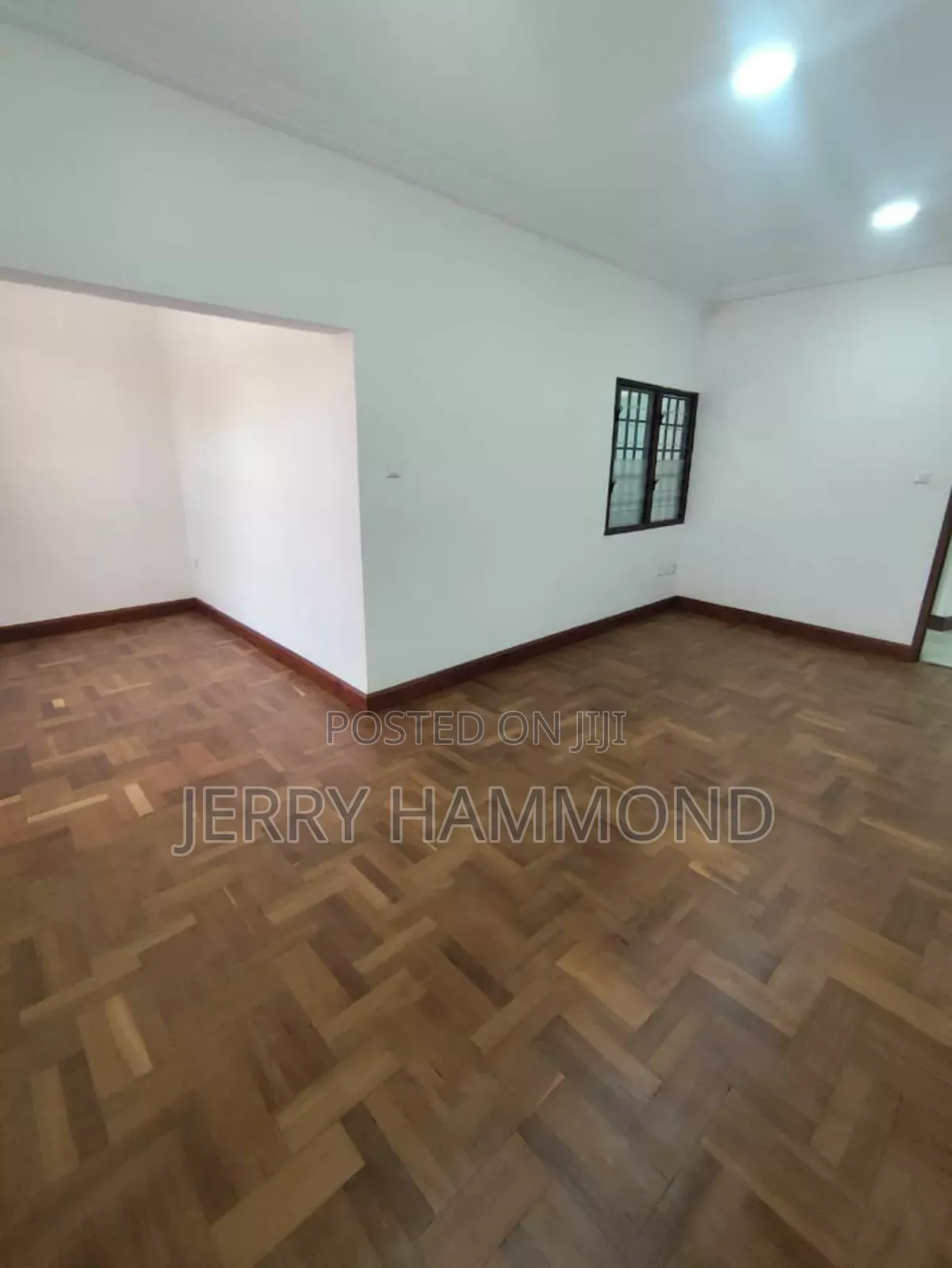 15bdrm Mansion in Roman Ridge for sale