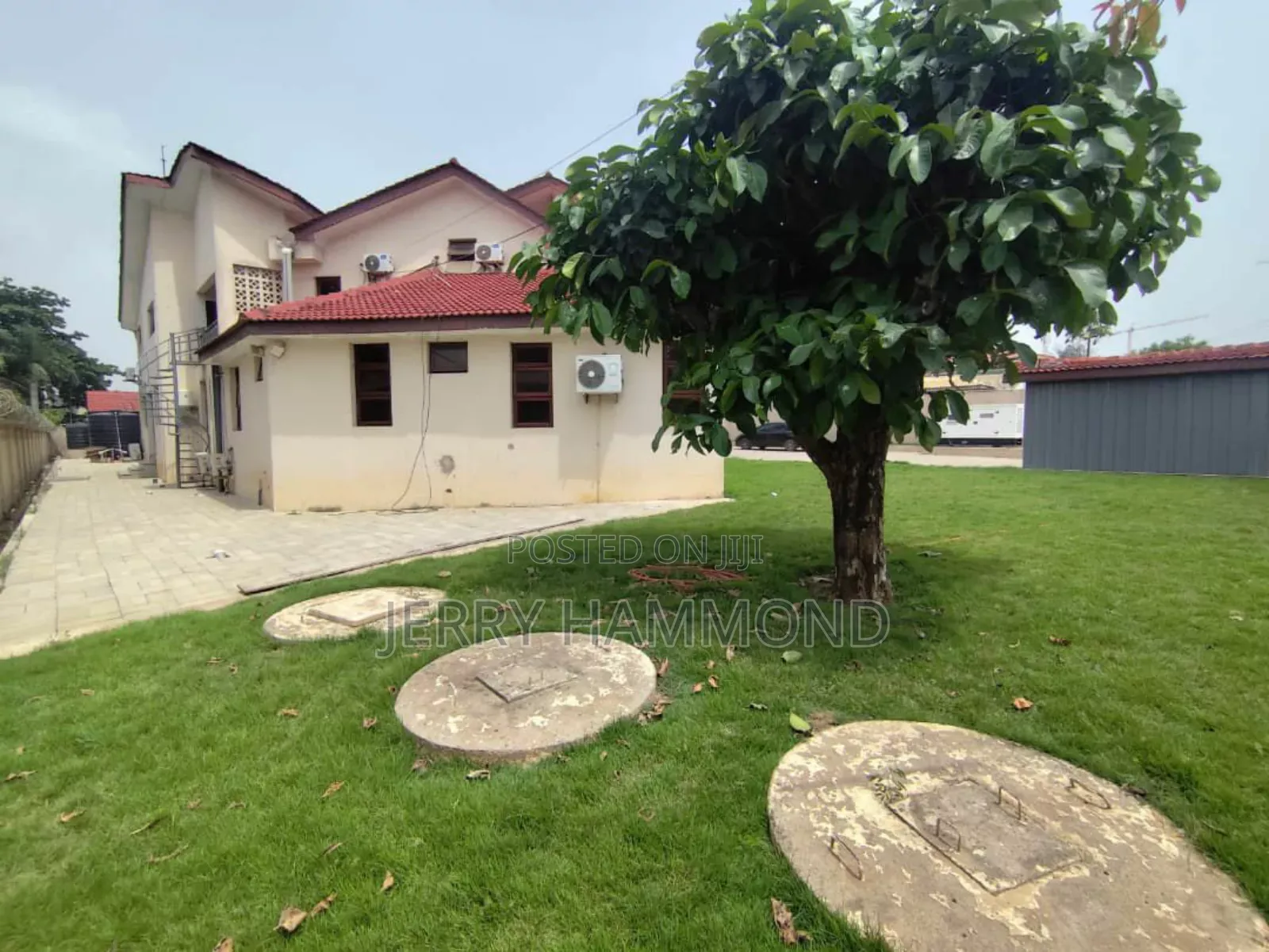 15bdrm Mansion in Roman Ridge for sale