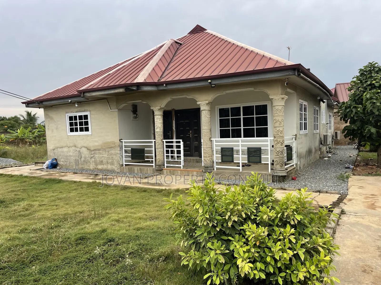 3bdrm House in Obeyeyie, Ga West Municipal for rent