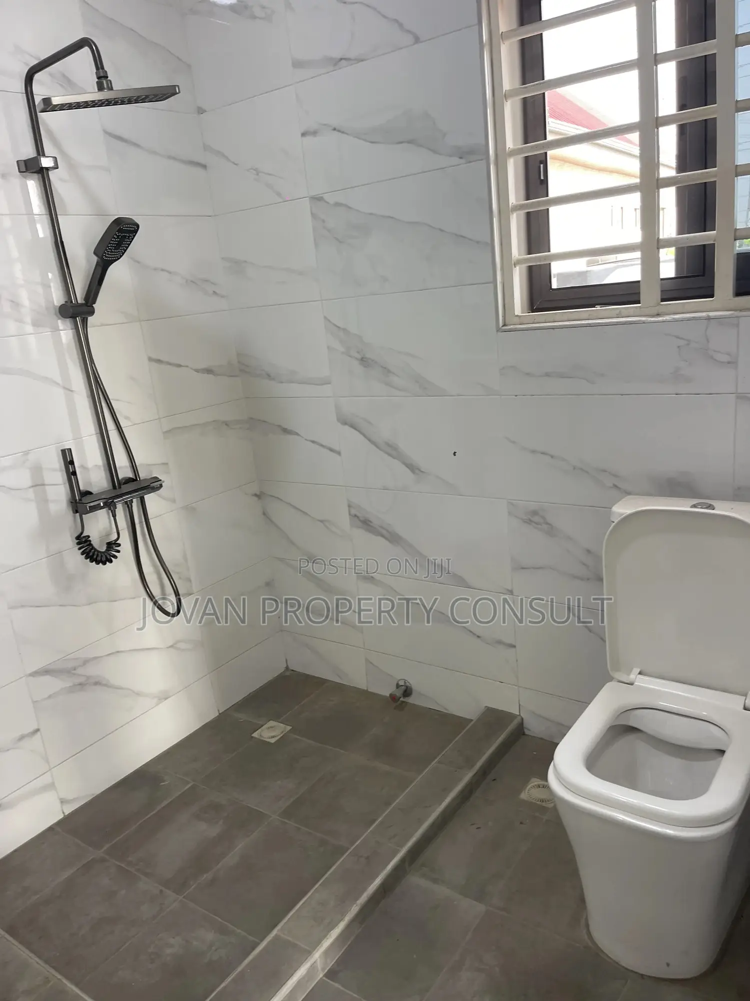 4bdrm House in Pokuase Acp for sale
