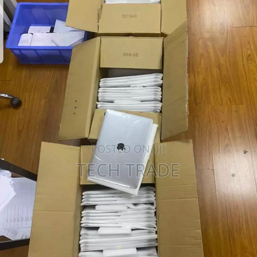 Macbook Screens (Brand New,Icloud Screen)