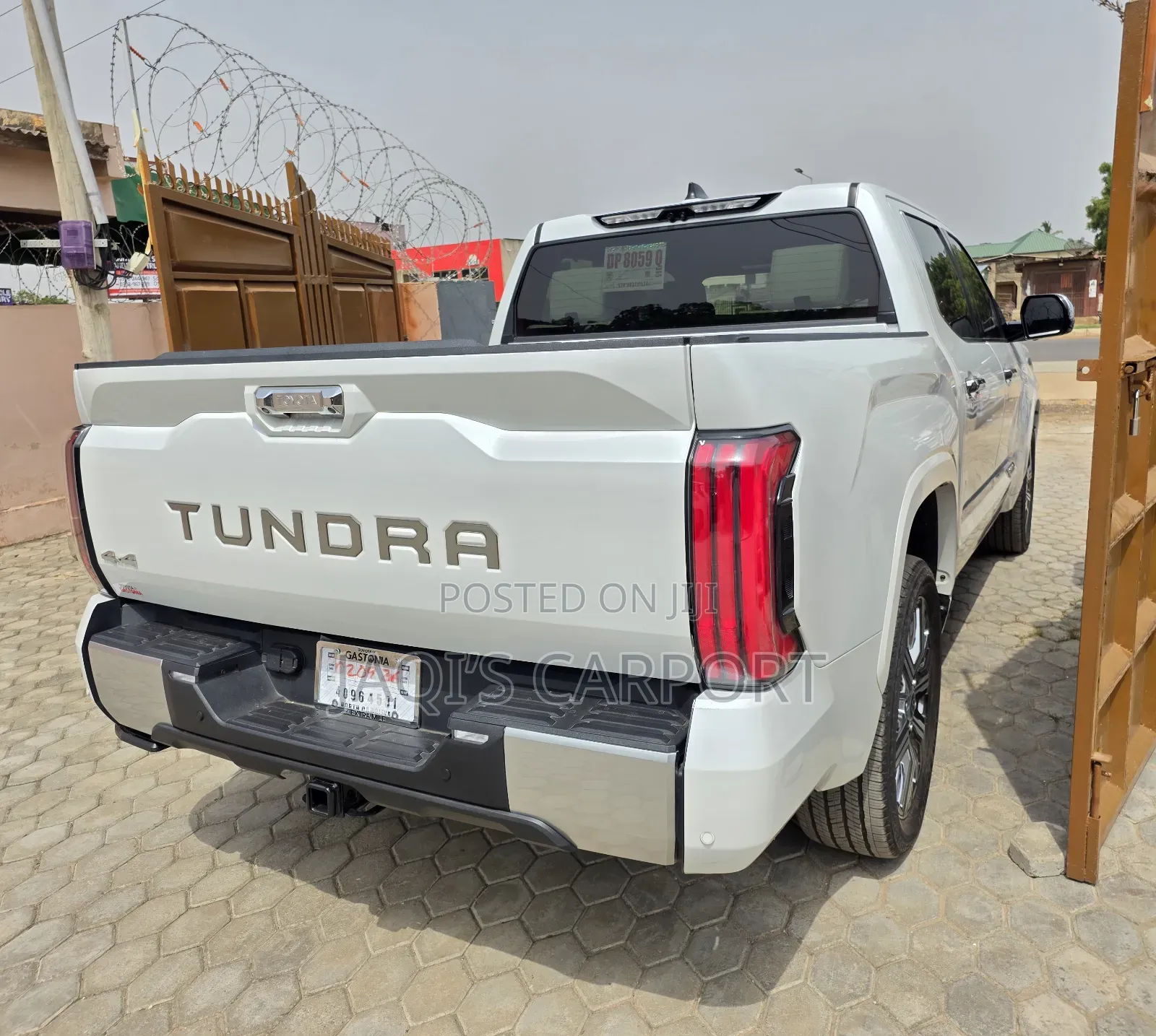 Toyota Tundra 2023 White