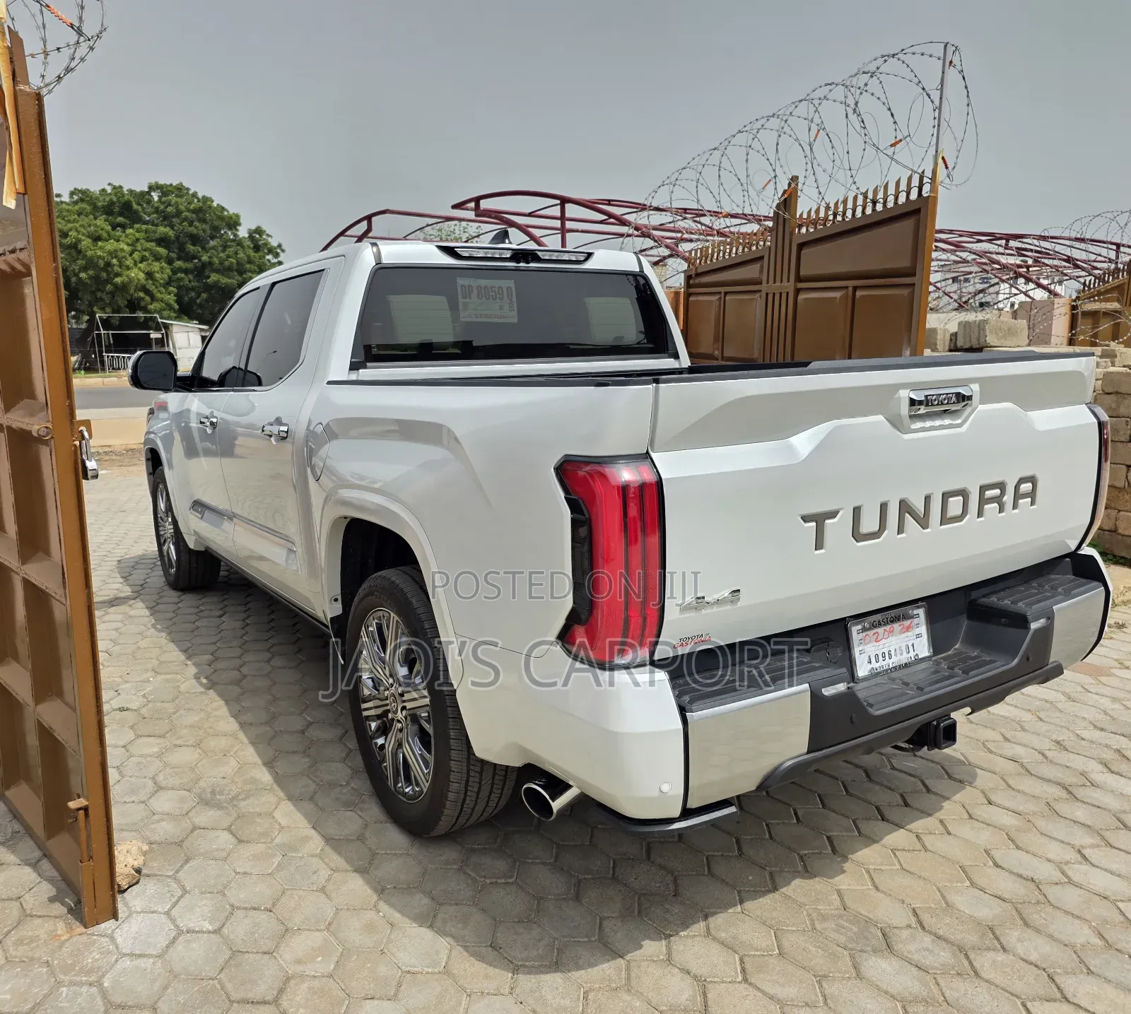 Toyota Tundra 2023 White