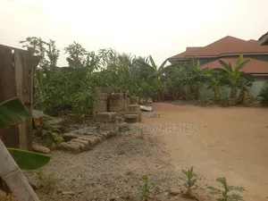 6bdrm House in Duase New Site, Kumasi Metropolitan for sale