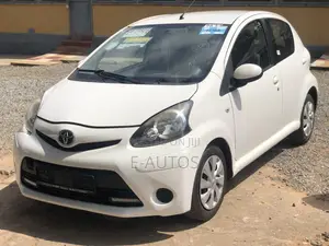 Toyota Aygo 1.0 5-Door 2012 White