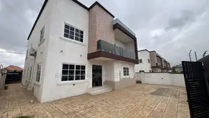 5bdrm Duplex in Tema for sale
