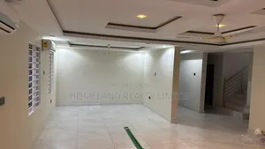 5bdrm Duplex in Tema for sale