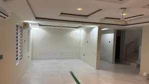 5bdrm Duplex in Tema for sale
