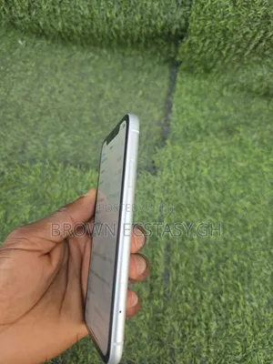 New Apple iPhone XR 128 GB White