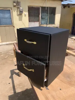 Side Drawer