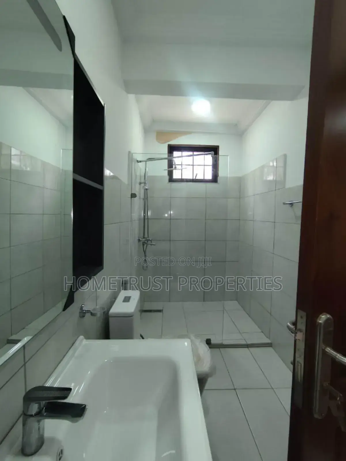 15bdrm House in Hometrust Properties, Roman Ridge for rent