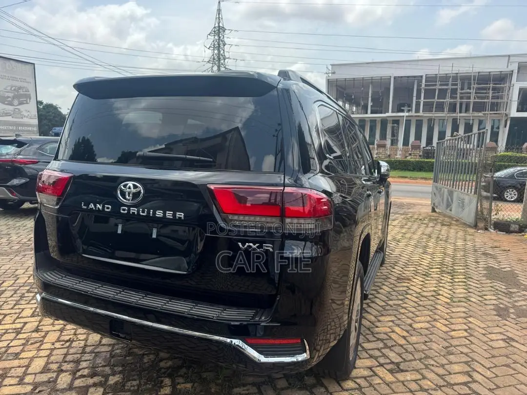 New Toyota Land Cruiser LC300 2025 Black