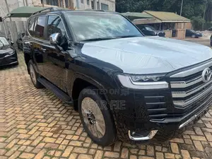 New Toyota Land Cruiser LC300 2025 Black